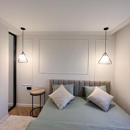Renthouse Apartments Neoclassic Chişinǎu Buitenkant foto