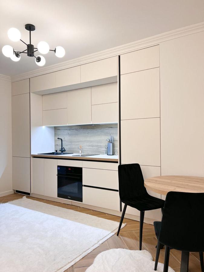 Renthouse Apartments Neoclassic Chişinǎu Buitenkant foto