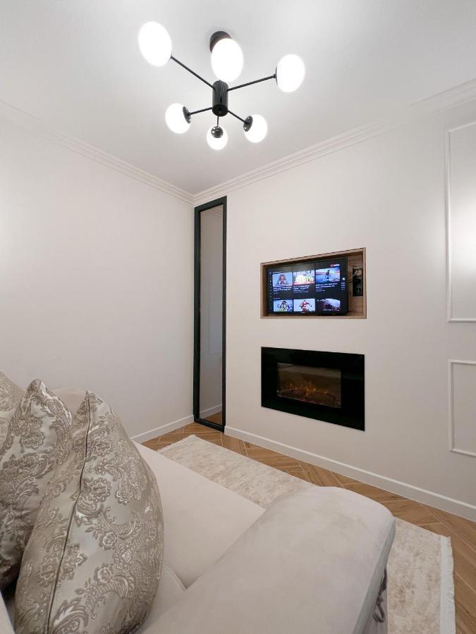 Renthouse Apartments Neoclassic Chişinǎu Buitenkant foto