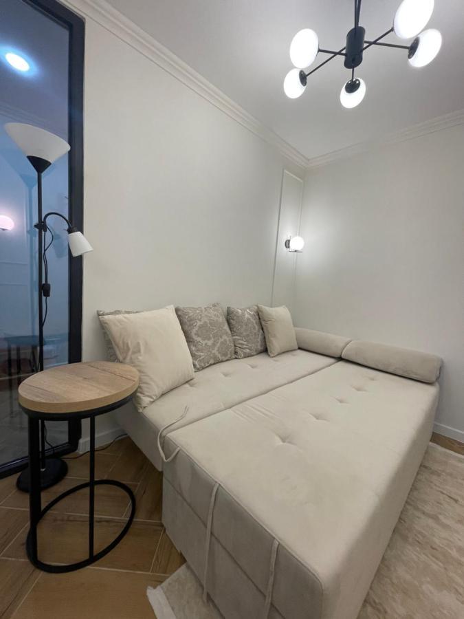 Renthouse Apartments Neoclassic Chişinǎu Buitenkant foto